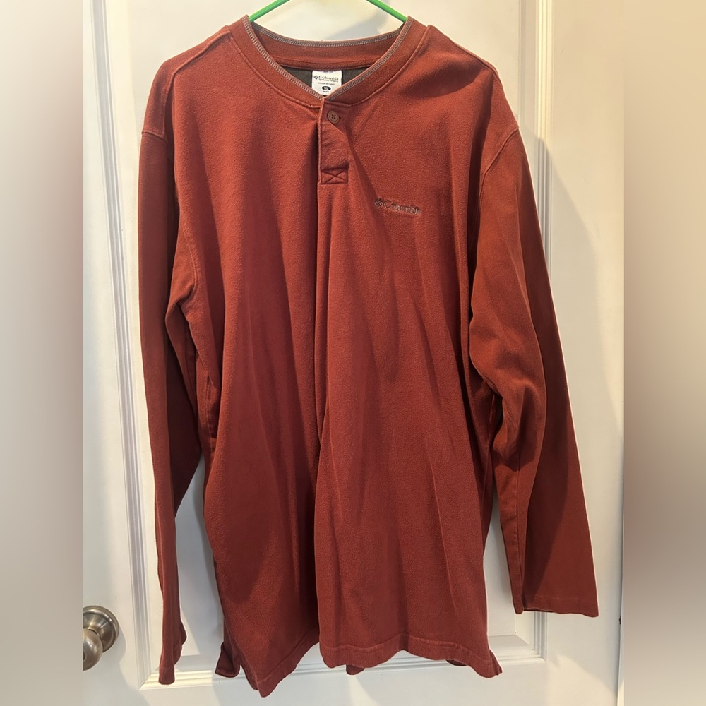 2 long sleeved 1 or 2 button shirts used